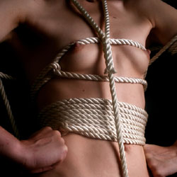 Holding The Ropes - Nude Girls, Bush Or Hairy, Amateur